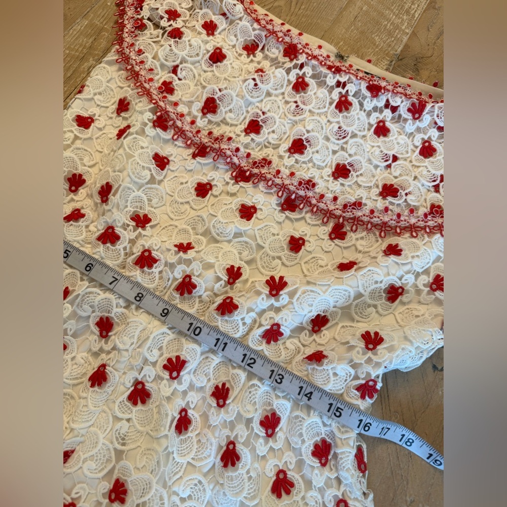 Alexis White Romper with Red Floral Embroidery L - Picture 7 of 10